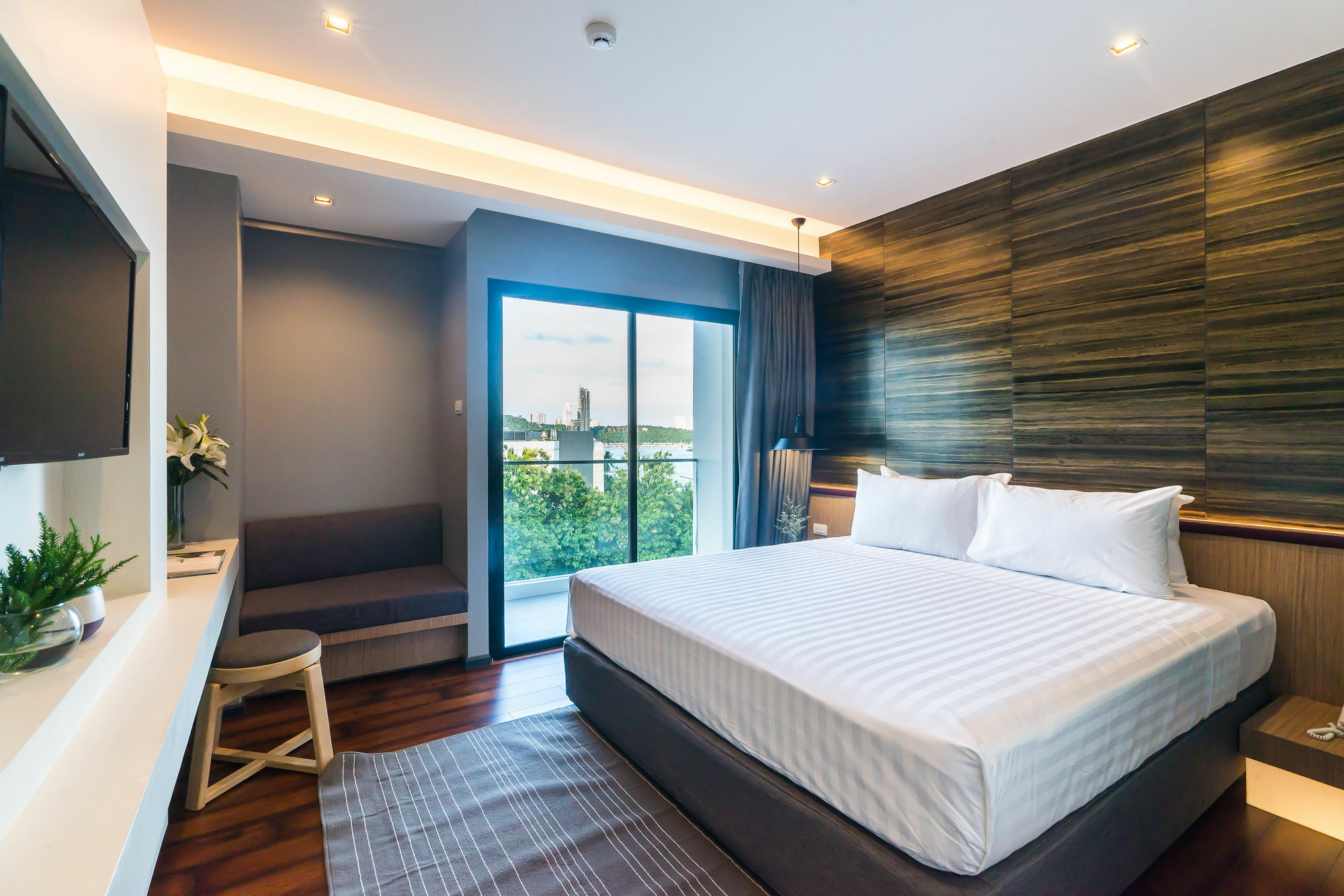 Sea Me Spring Hotel Pattaya Exteriör bild