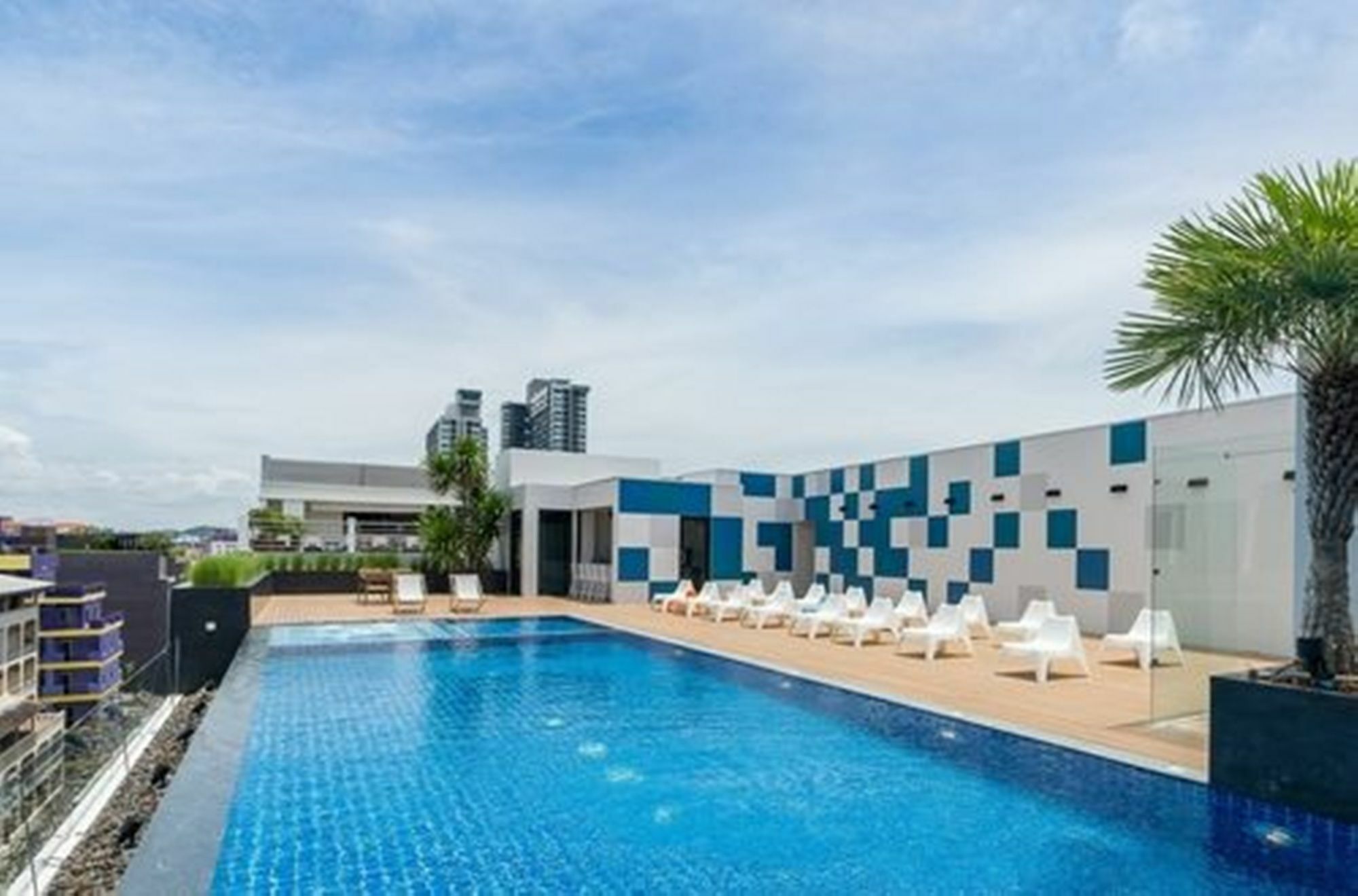Sea Me Spring Hotel Pattaya Exteriör bild